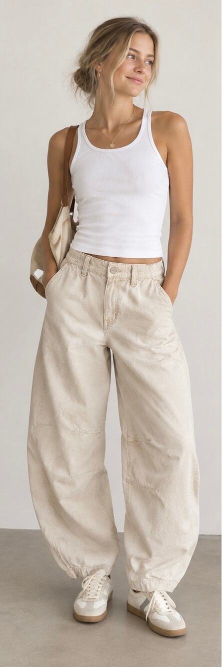 Aerie women’s khaki barrel pants in small